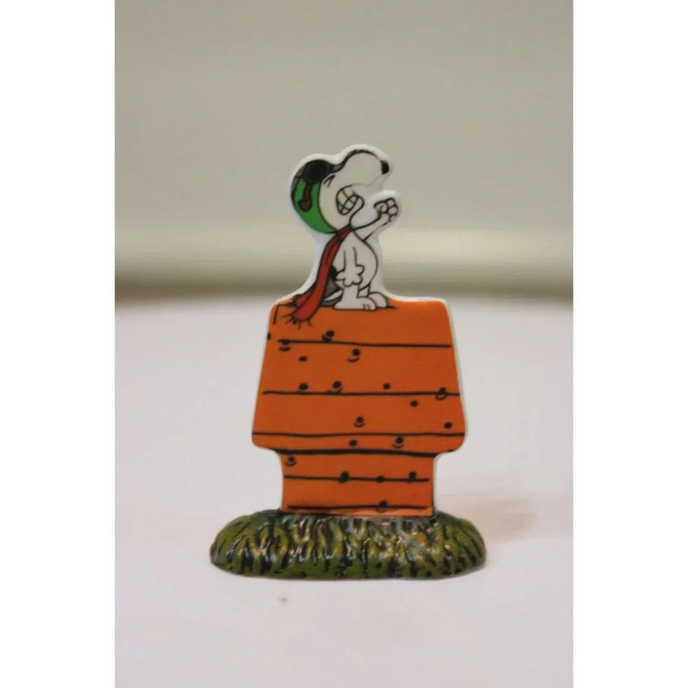 Dept 56 Halloween Village - Trick or Treat Lane with Peanuts - Picture 10 of 10